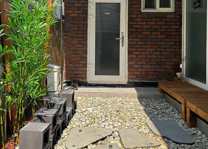 Private Single Family House 7 Minutes To Hansung Station 샬레